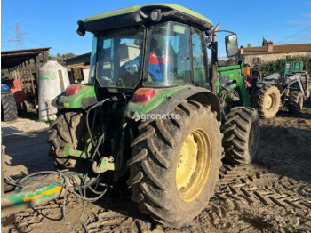 Tracteur agricole JOHN DEERE 5820