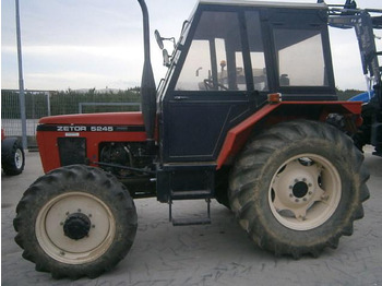 Tracteur agricole ZETOR