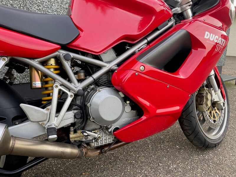 Motocyclette Ducati ST2: photos 6