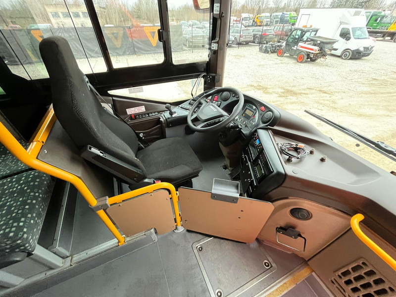 Bus interurbain Iveco Crossway 4x2 56 SEATS / EURO 6 / AC / AUXILIARY HEATING / WHEELCHAIR LIFT: photos 10