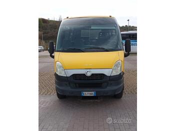 Bus Scuolabus/ Diversi scuolabus 50 posti euro 5: photos 1