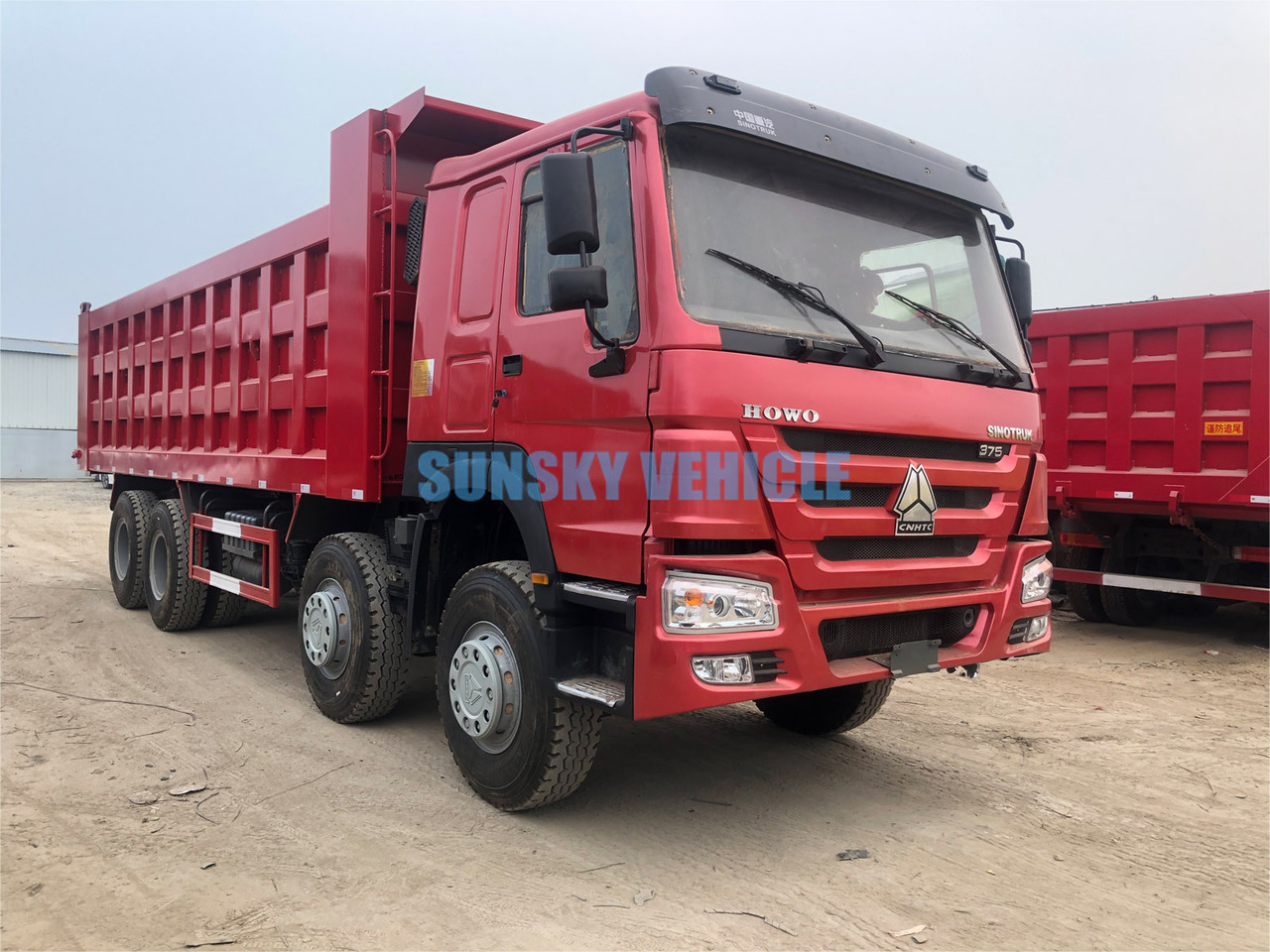Camion benne pour transport de matériaux granulaires HOWO 8x4 NX430 Dump Truck: photos 8