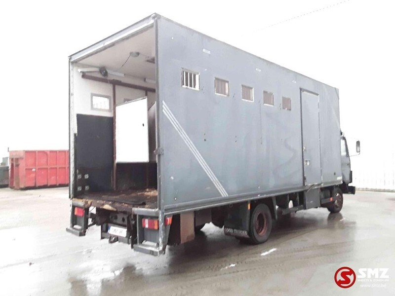 Camion bétaillère Iveco Magirus 80 16 horse truck: photos 12
