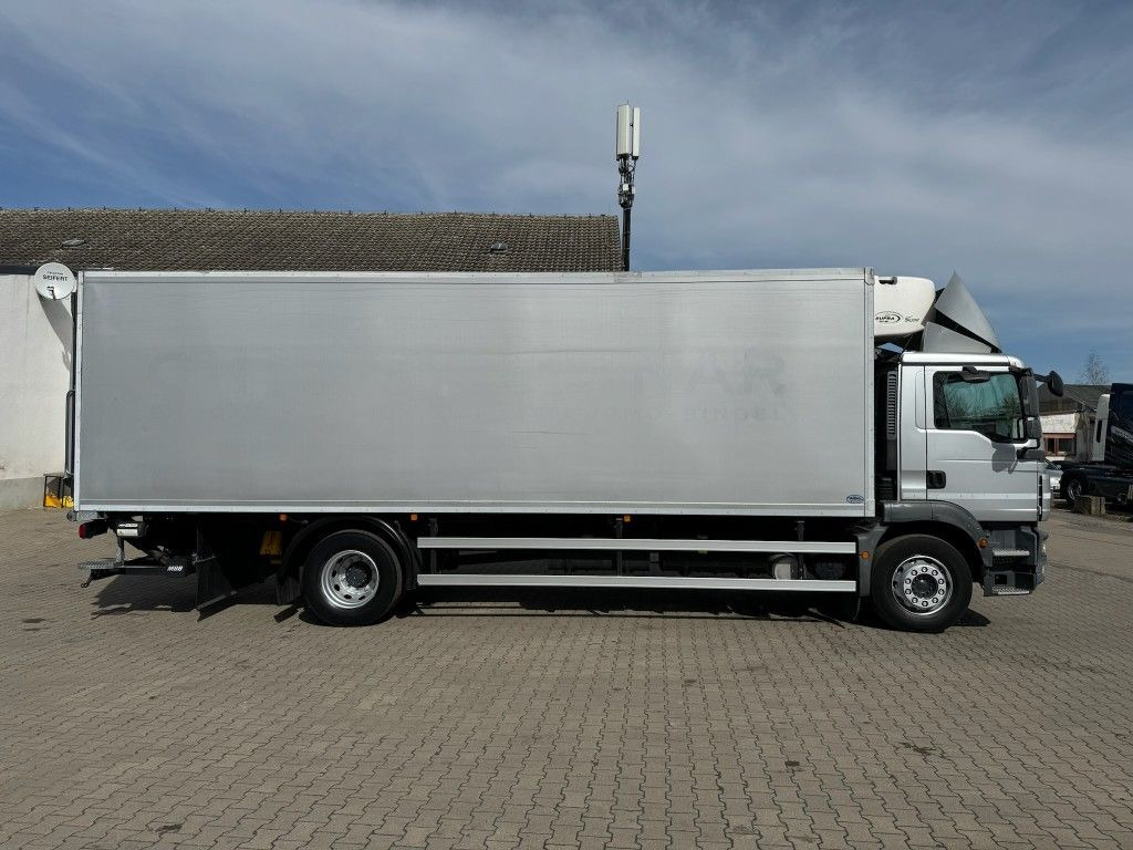 Camion frigorifique MAN TGM 18.290 Carrier SUPRA950MT-X*3Kammer*LBW2t*8m: photos 4