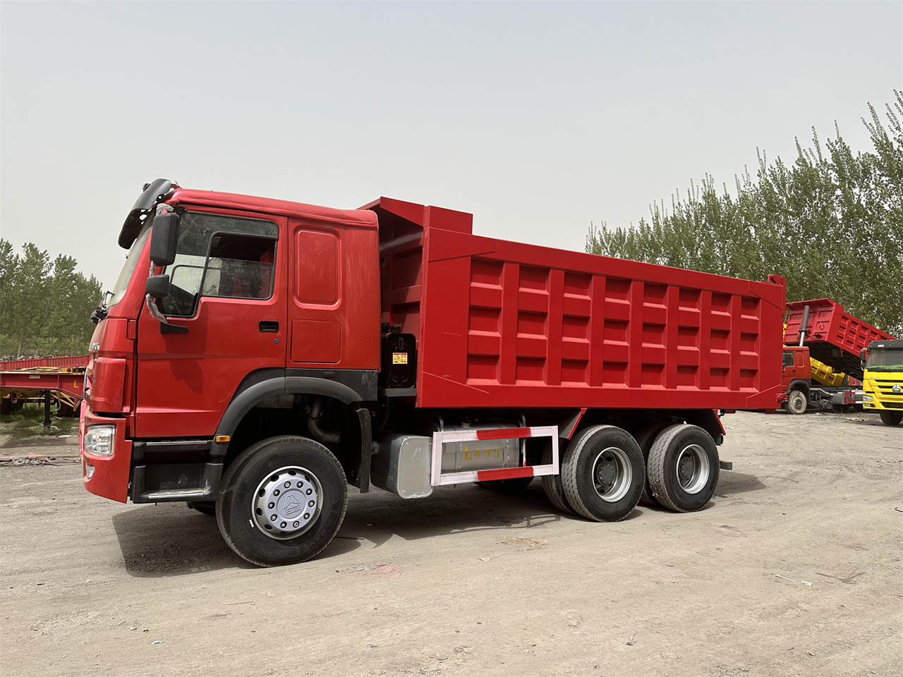 Camion benne pour transport de silo SINOTRUK Howo Dump truck 371: photos 7