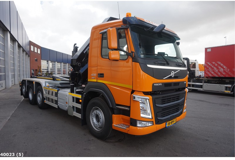 Camion ampliroll Volvo FM 420 8x2 HMF 28 ton/meter laadkraan: photos 5