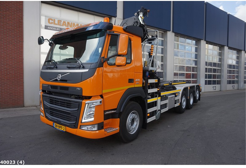 Camion ampliroll Volvo FM 420 8x2 HMF 28 ton/meter laadkraan: photos 2
