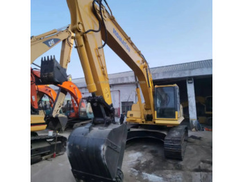 Pelle sur chenille KOMATSU PC200-7