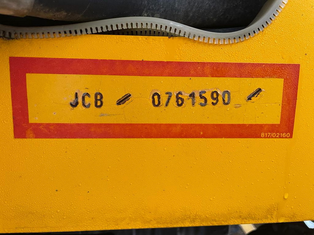 Tractopelle JCB 2DX: photos 11