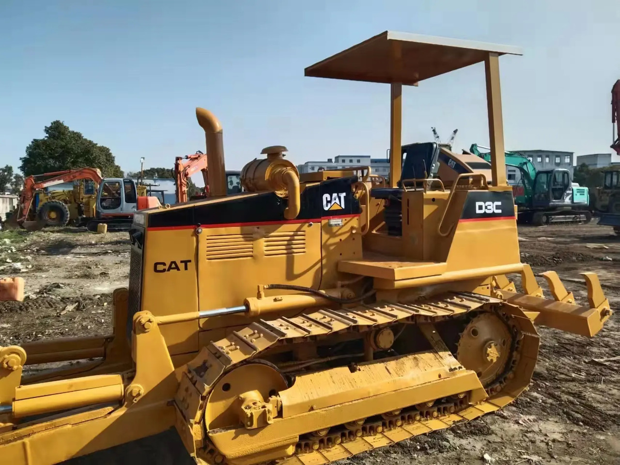 Bulldozer Used Bulldozer CAT D3C Second Hand Excellent Competitively Priced Crawler Bulldozer D5M D6D In Stock: photos 2