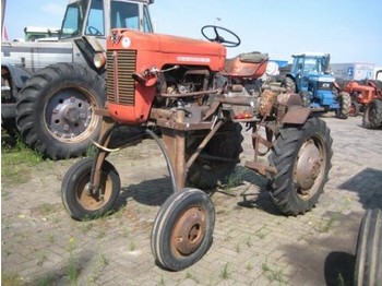 Massey Ferguson 825 - Tracteur agricole