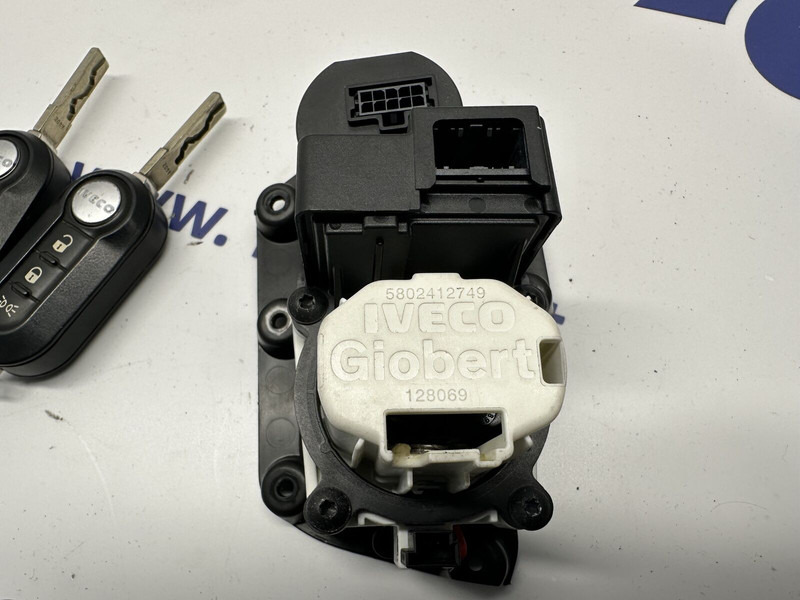 Pièces de rechange pour Camion Iveco ignition lock with keys: photos 5