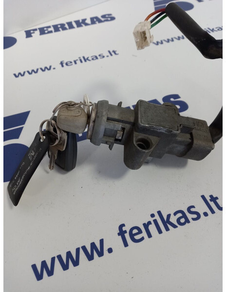 Pièces de rechange pour Camion Iveco with keys: photos 3
