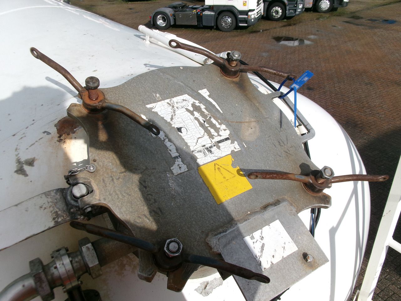 Semi-remorque citerne pour transport de farine Feldbinder Powder tank alu 41 m3 (tipping): photos 17
