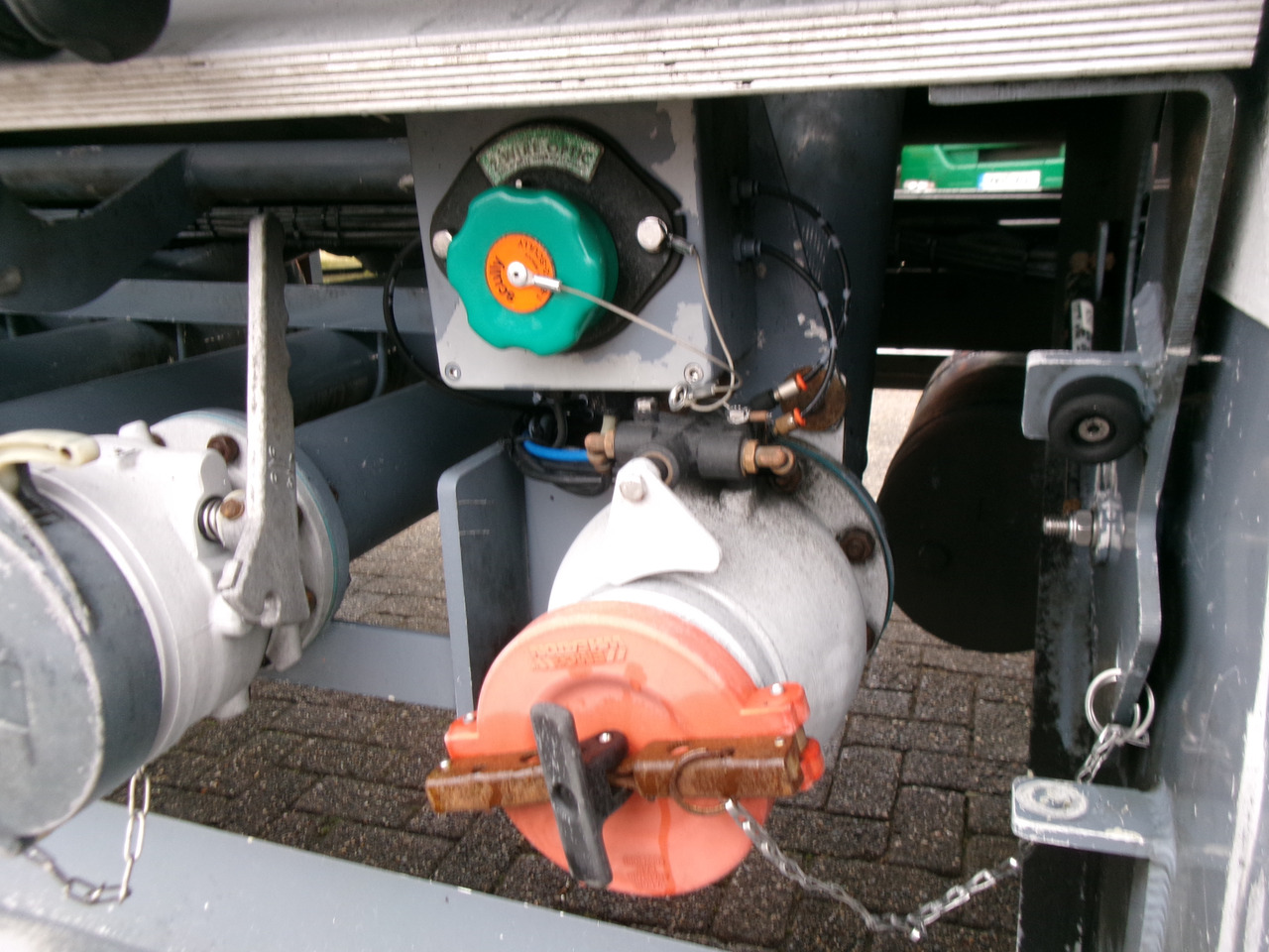 Semi-remorque citerne pour transport de carburant L.A.G. Fuel tank alu 42 m3 / 6 comp + pump: photos 9