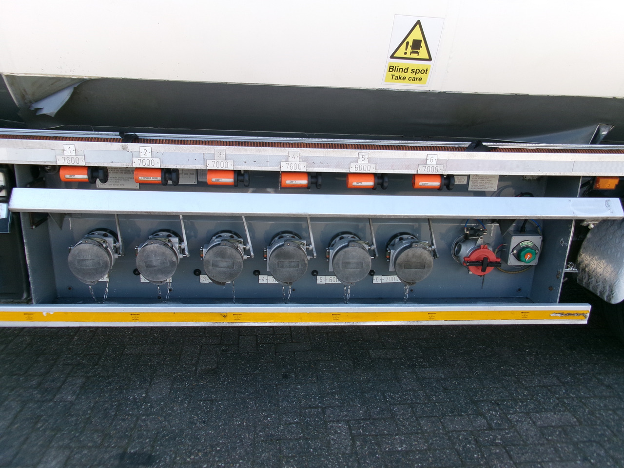 Lakeland Tankers Fuel tank alu 42.8 m3 / 6 comp + pump — crédit-bail Lakeland Tankers Fuel tank alu 42.8 m3 / 6 comp + pump: photos 10
