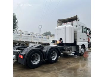 Tracteur routier SINOTRUK Sitrak 6x4 drive 10 wheels truck head LNG powered: photos 3