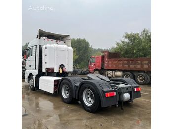 Tracteur routier SINOTRUK Sitrak 6x4 drive 10 wheels truck head LNG powered: photos 4