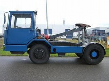 Sisu 4x4 terminal tractor zugmachine - Tracteur routier