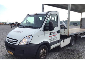 Tracteur routier IVECO Daily