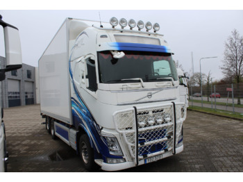 Camion fourgon VOLVO FH