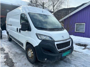 Fourgon utilitaire PEUGEOT Boxer