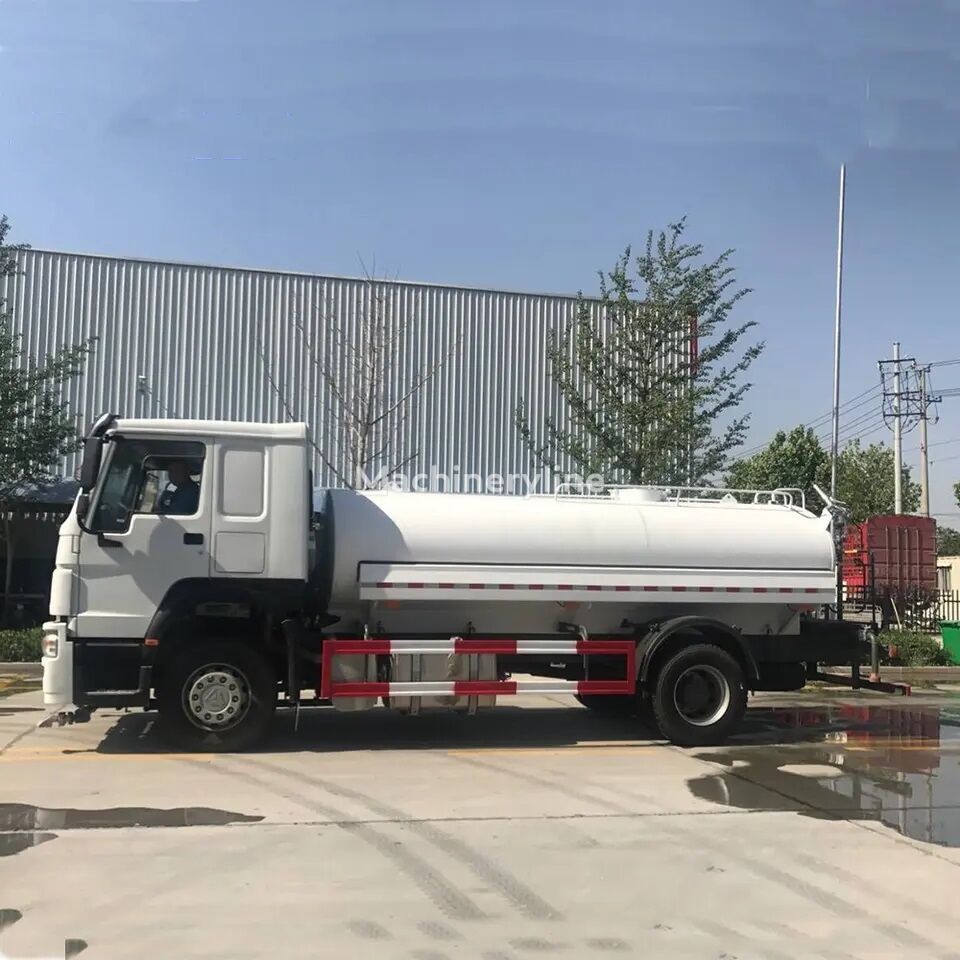 Véhicule de voirie/ Spécial, Camion citerne Howo water tank truck Sinotruk tank lorry: photos 3