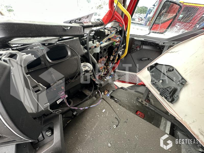 Camion de pompier Renault D-Series 250: photos 25