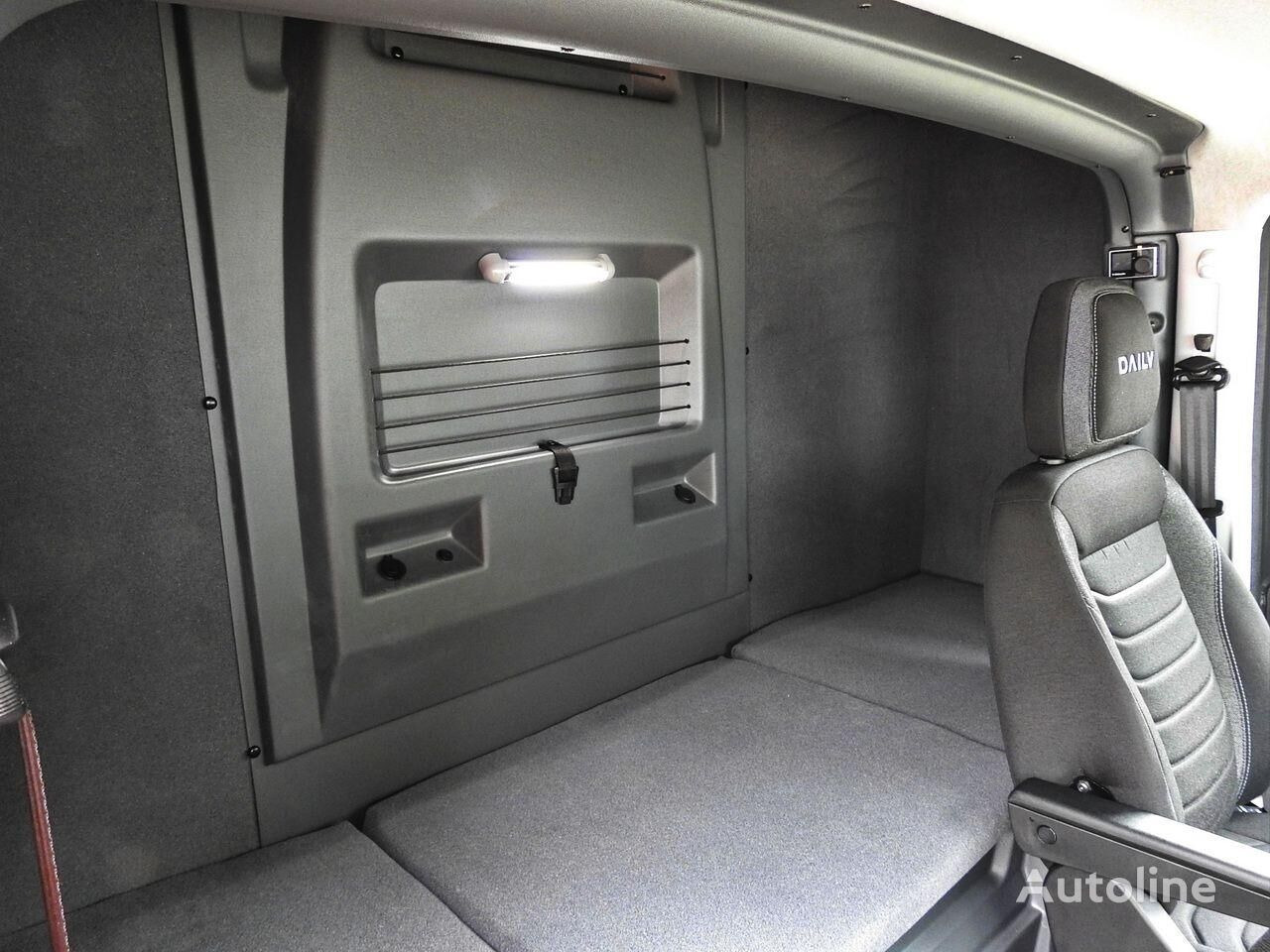IVECO Daily 35S18 Curtain side — crédit-bail IVECO Daily 35S18 Curtain side: photos 45