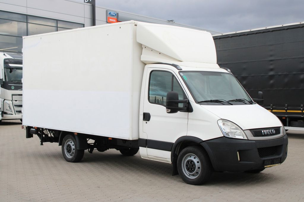 Fourgon grand volume Iveco DAILY 35S11, HYDRAULIC LIFT: photos 2