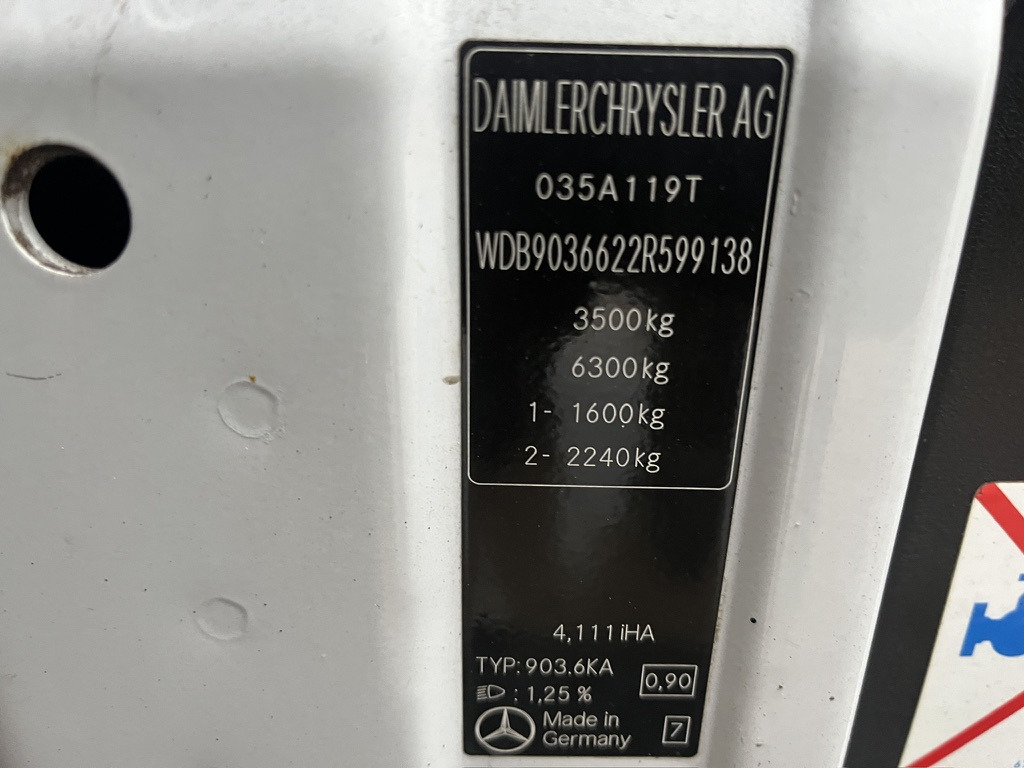 Fourgon utilitaire Mercedes Sprinter 313 CDI Van: photos 9