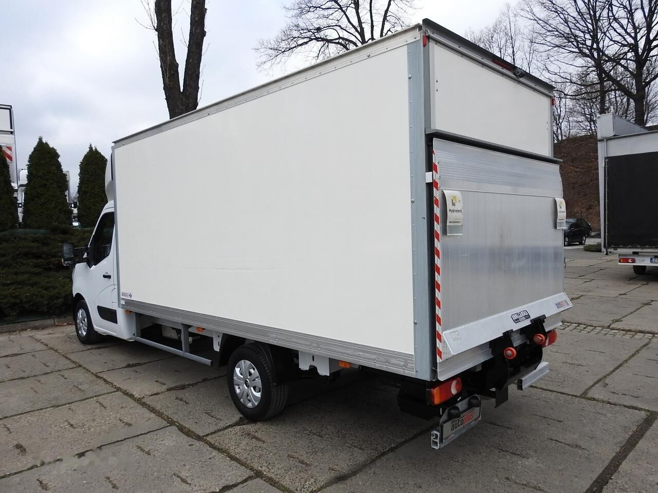 Fourgon grand volume Renault Koffer + tail lift: photos 6