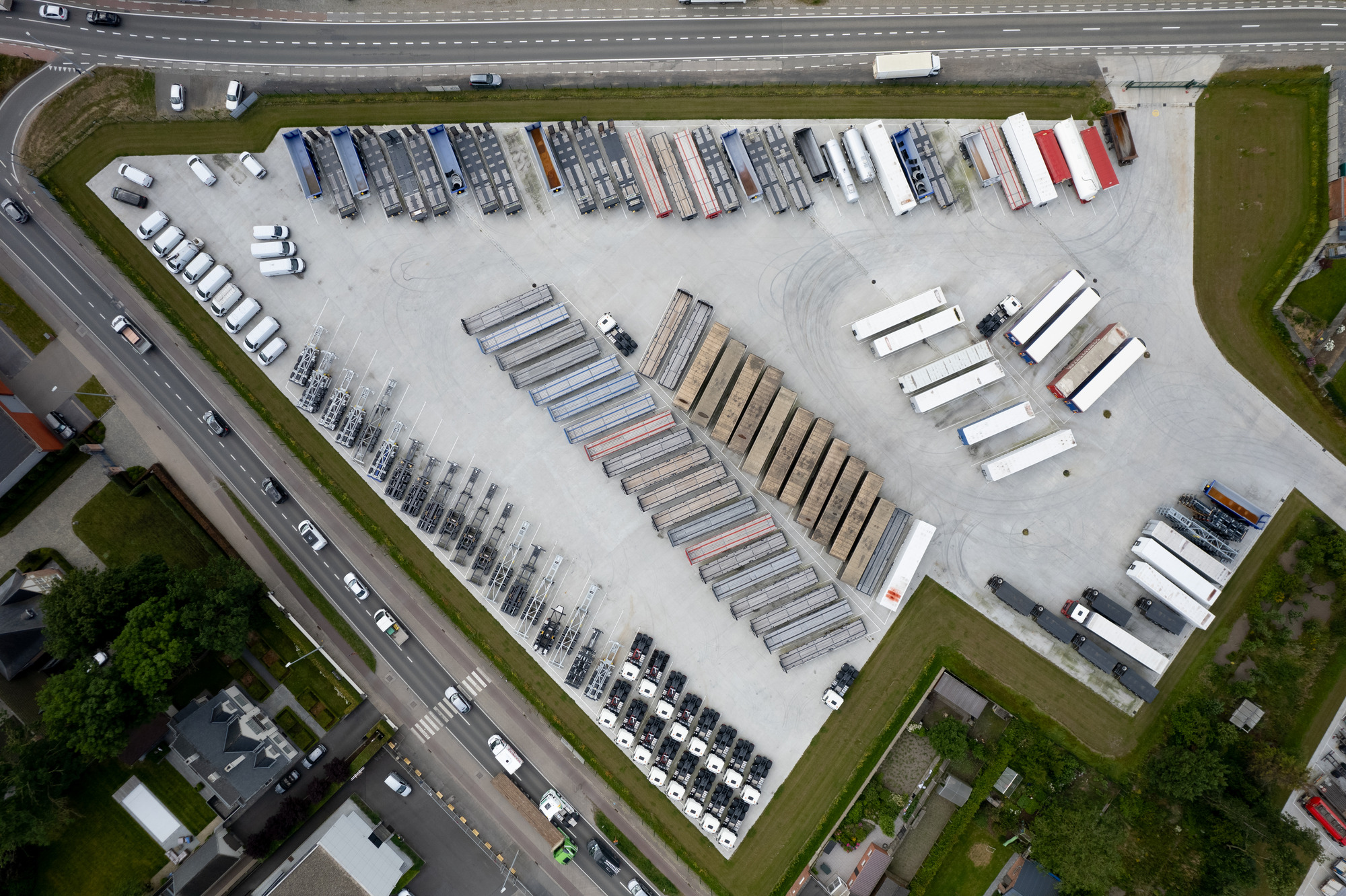 TheTruckCompany - Tracteurs routiers MERCEDES-BENZ - Année: 2015, boîte de vitesse: automatique undefined: photos 1