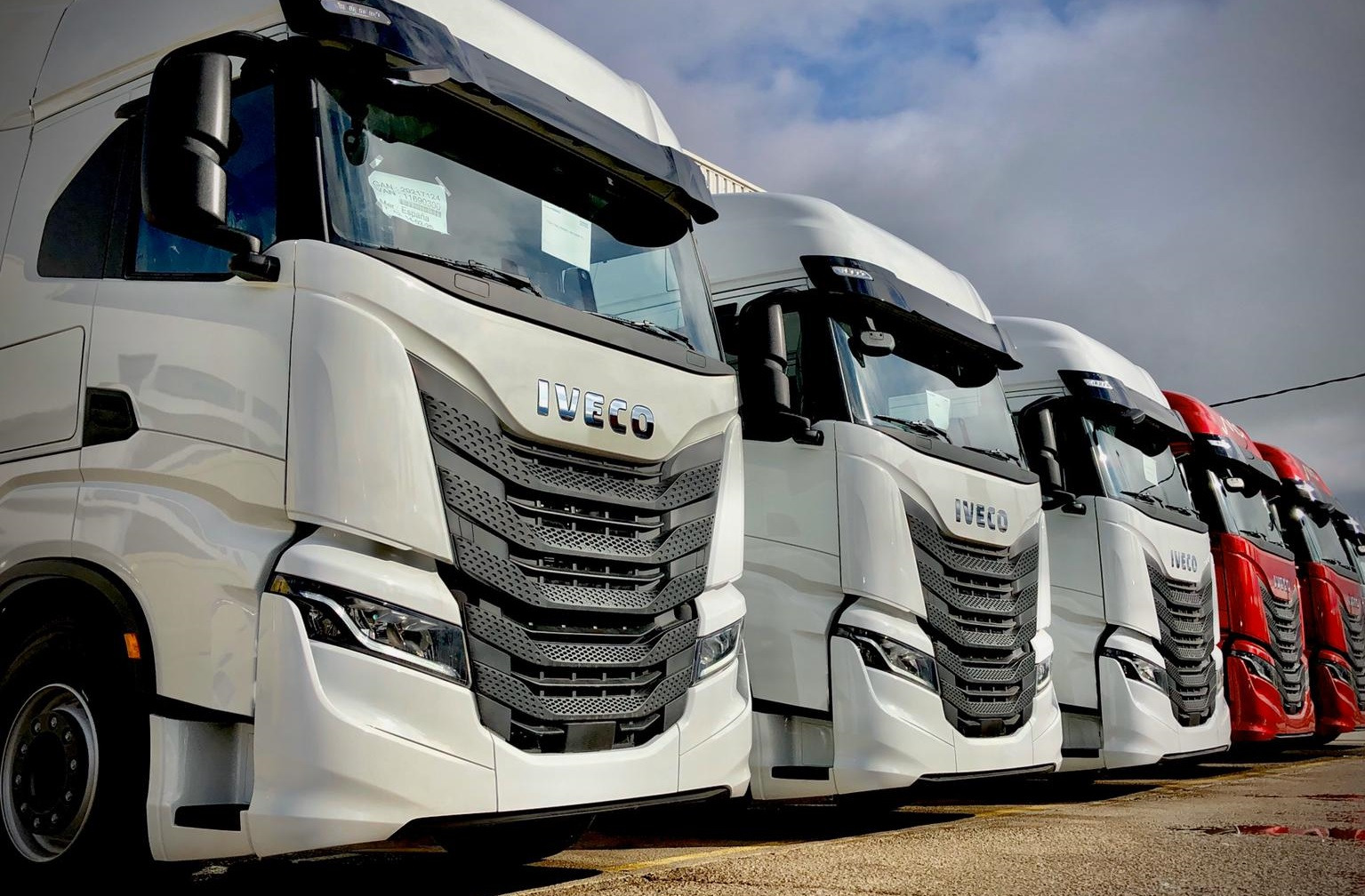 Talleres Fandos, S.L. - Tracteurs routiers undefined: photos 1