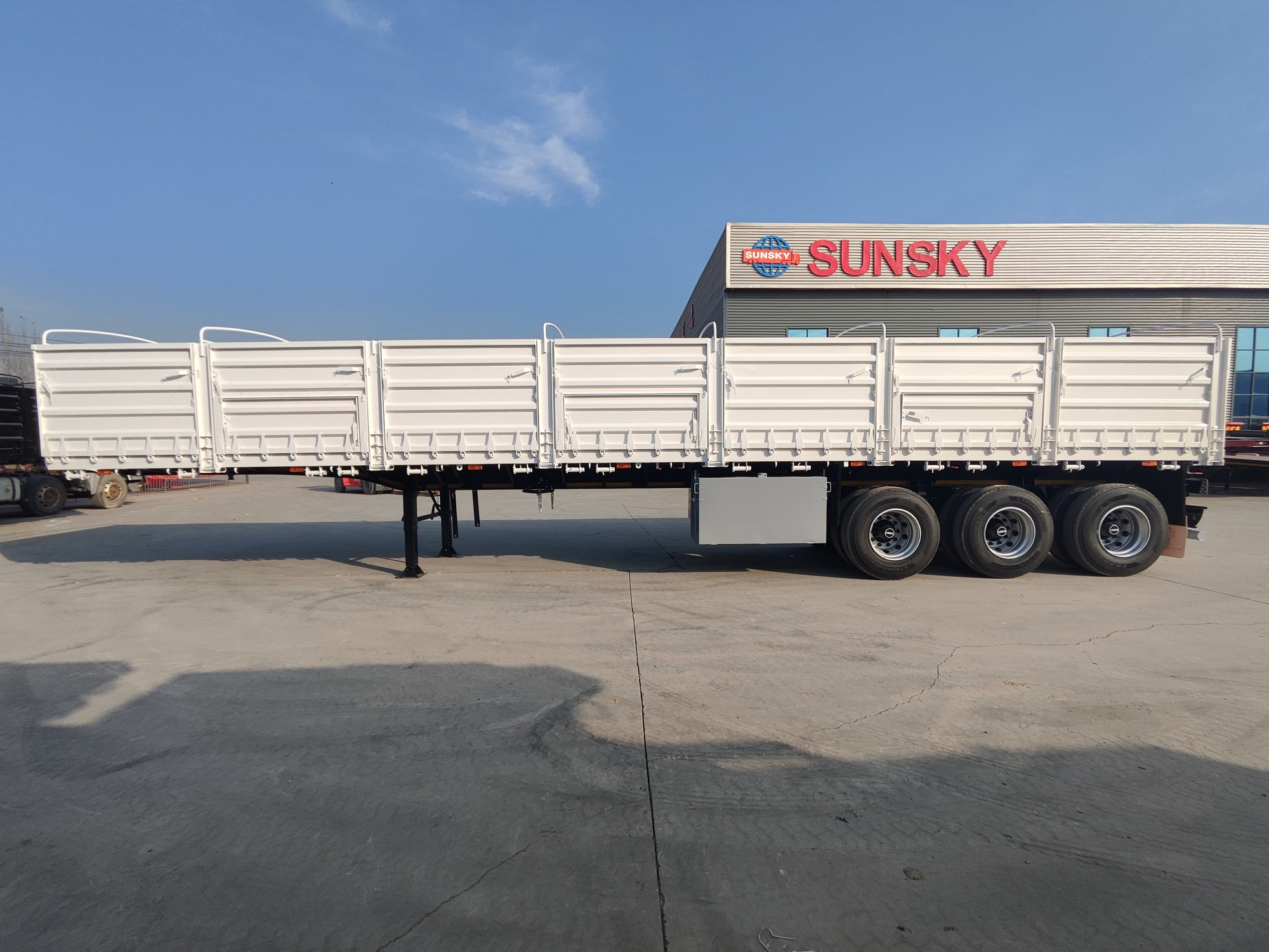 Xiamen Sunsky Vehicle Co.,Ltd - Camions - 8x4, Euro 2, diesel undefined: photos 13
