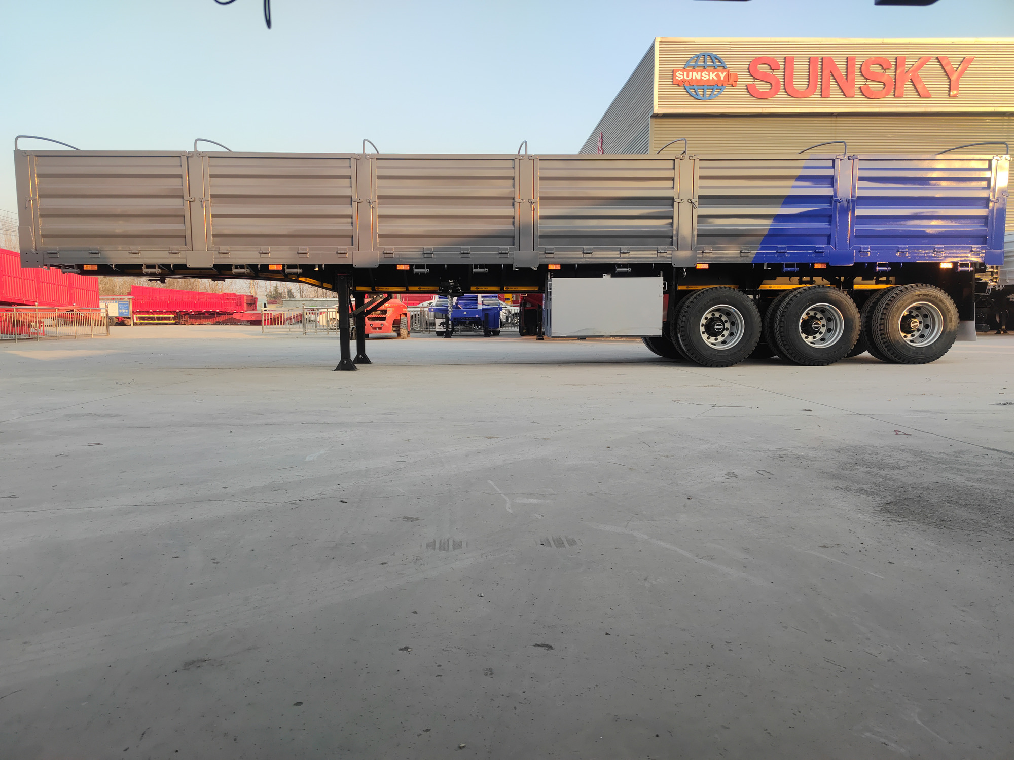 Xiamen Sunsky Vehicle Co.,Ltd - Camions - 8x4, Euro 2, diesel undefined: photos 1