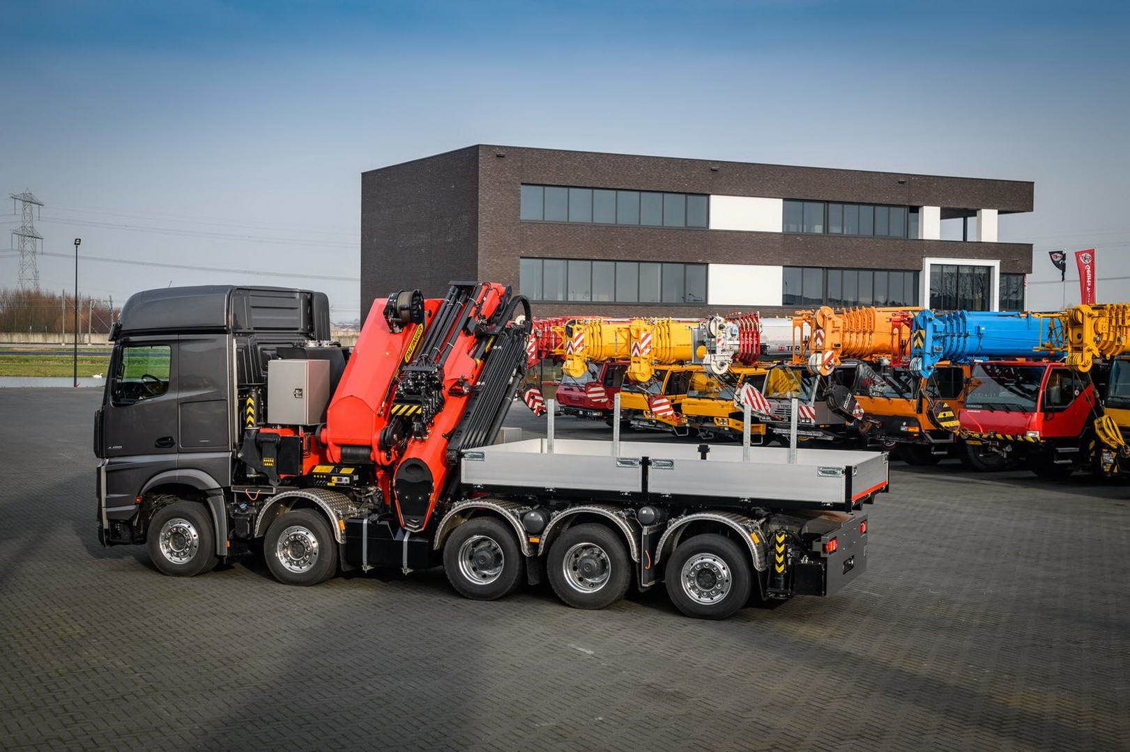 Geurts Trucks B.V. - Tracteurs routiers - grue de chargement undefined: photos 3