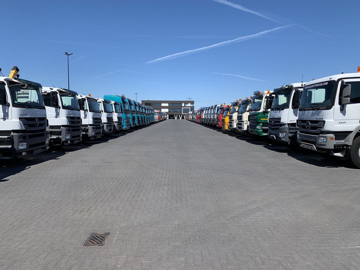 Geurts Trucks B.V. - Tracteurs routiers - grue de chargement undefined: photos 9