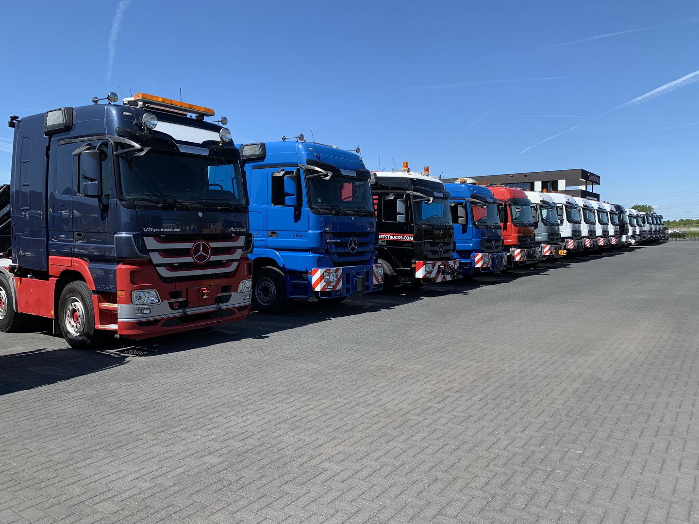 Geurts Trucks B.V. - Tracteurs routiers - grue de chargement undefined: photos 12
