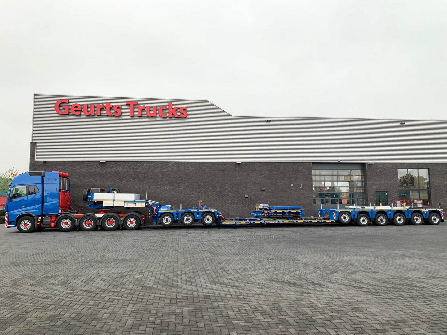 Geurts Trucks B.V. - Tracteurs routiers - grue de chargement undefined: photos 36