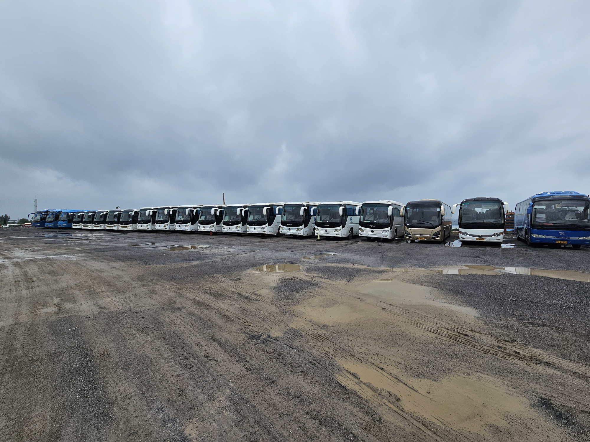 Qingdao Higher Weight Trade Co. LTD - Camions - 6x4 undefined: photos 5