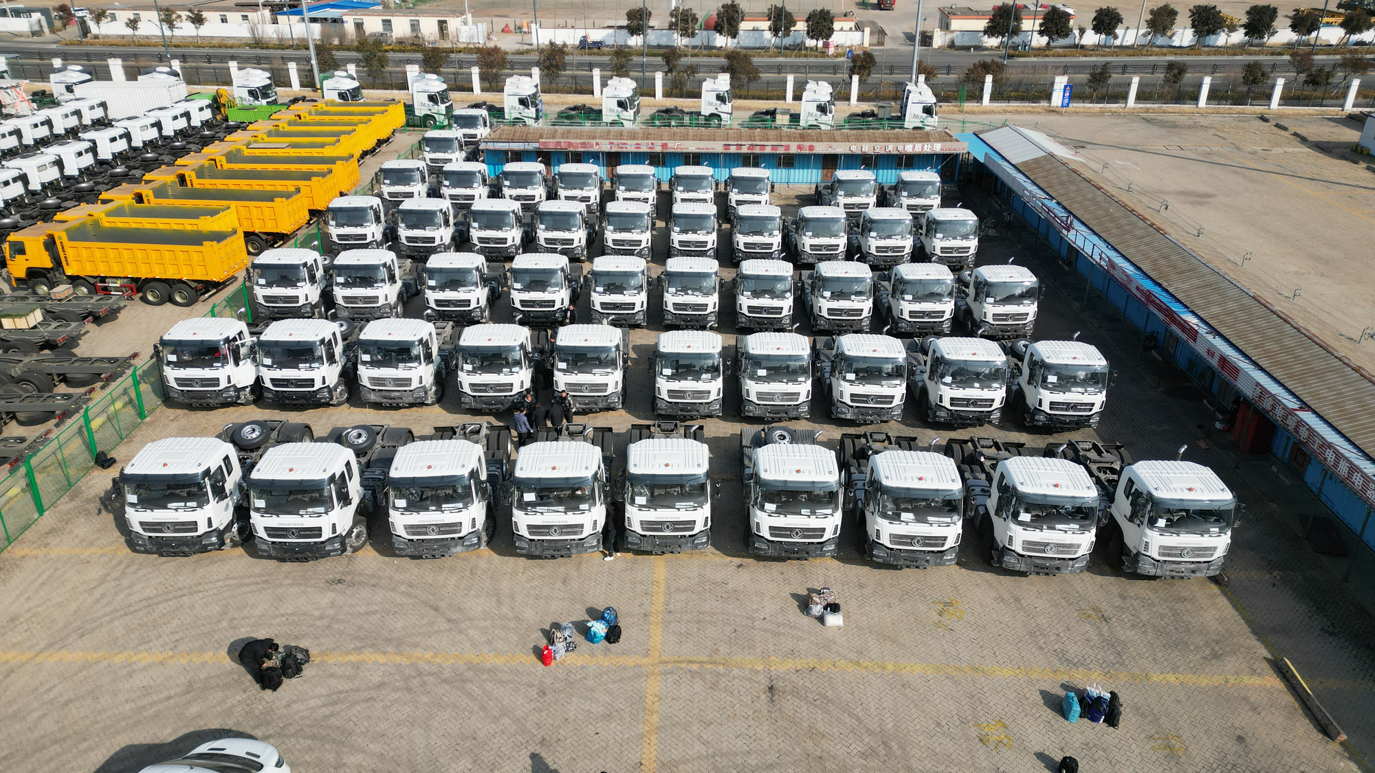 Qingdao Higher Weight Trade Co. LTD - Camions - 6x4 undefined: photos 1