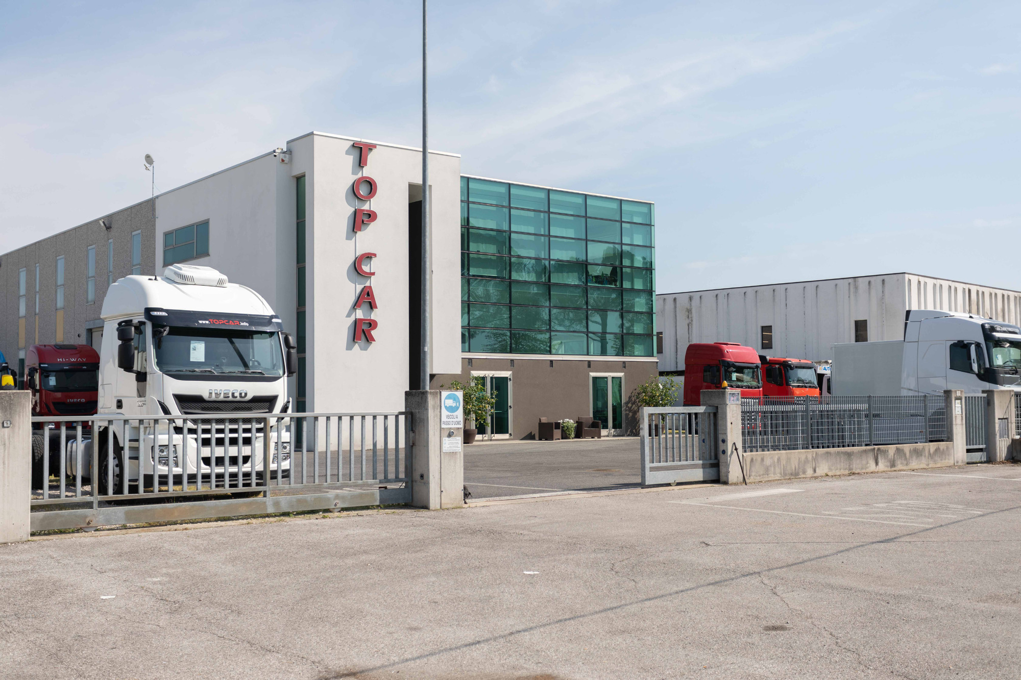 TOP CAR S.R.L. - Tracteurs routiers MERCEDES-BENZ Actros undefined: photos 6