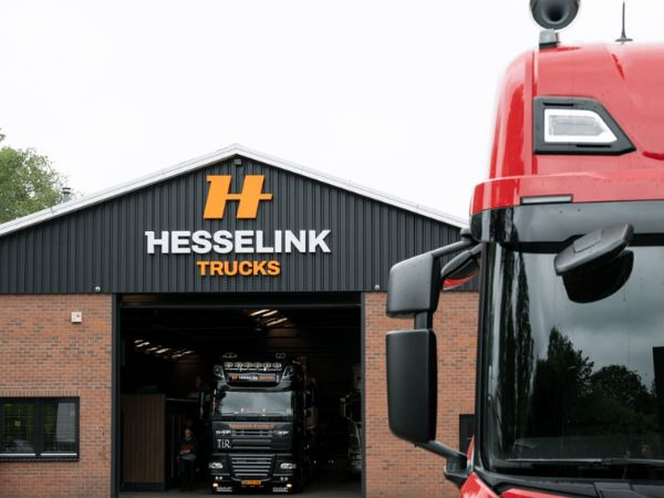 Hesselink Trucks B.V. - Véhicules utilitaires undefined: photos 1