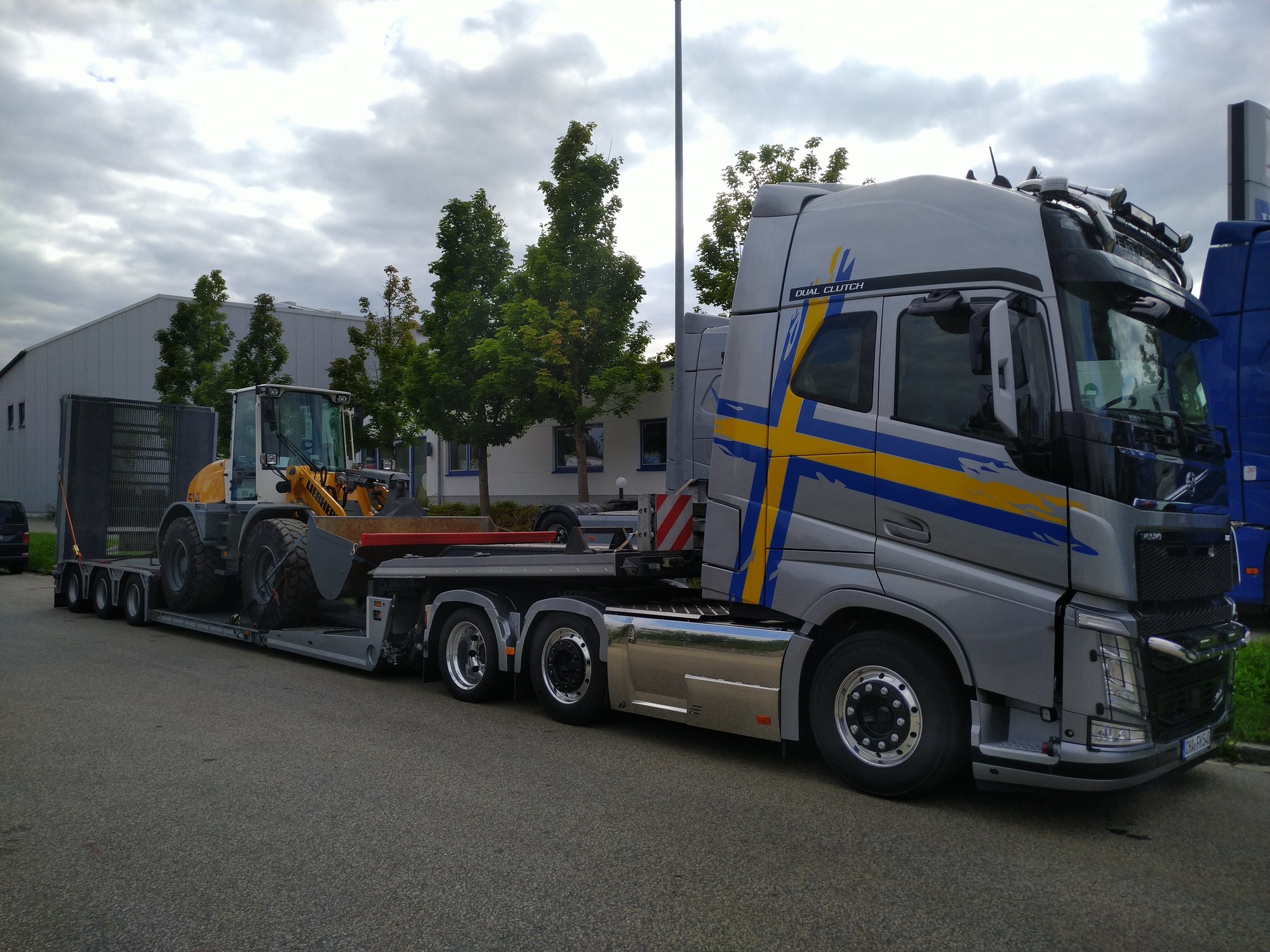 LKW-Service Nuernberger KG - Tracteurs routiers undefined: photos 4
