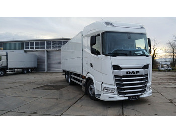Camion pour le transport de boissons DAF XG 480