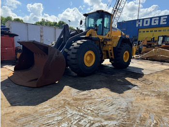 Chargeuse sur pneus Volvo L 220 H ( WITH NEW TYRES ): photos 2