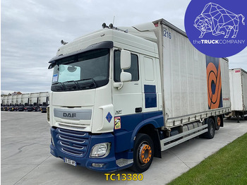 Camion à rideaux coulissants DAF XF 105 460