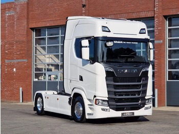 Tracteur routier SCANIA