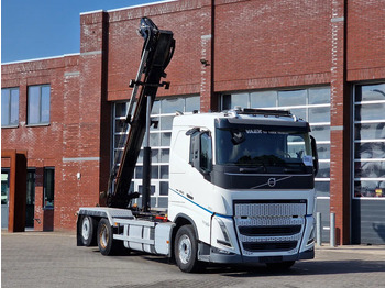 Camion ampliroll VOLVO FH13 460